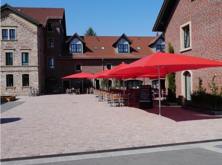 Отель Sutter'S Landhaus Gensingen Экстерьер фото